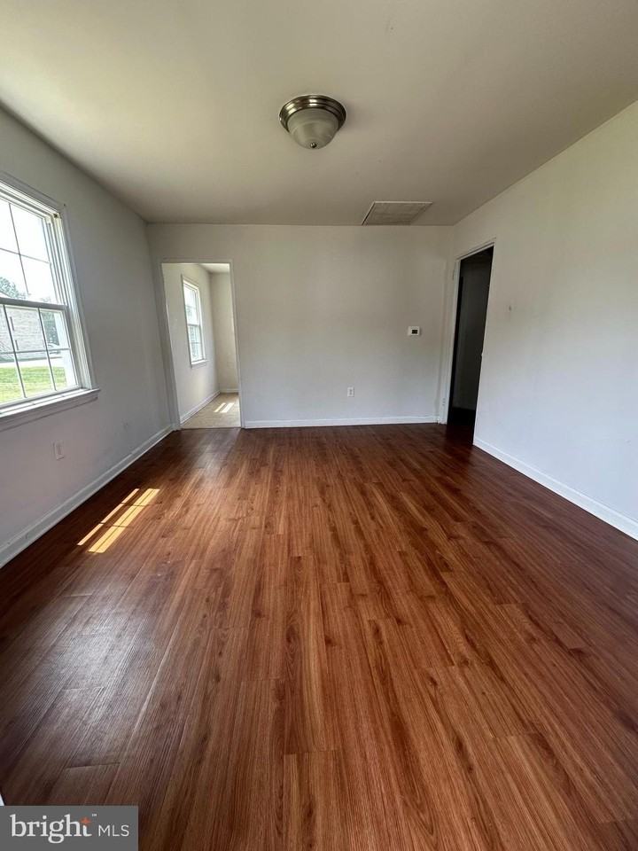 5310 Harbor Ct #88D - Photo 2 of 6