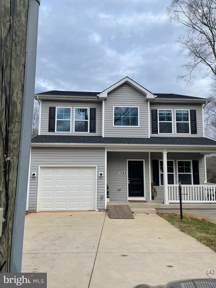 7808 Oak St - Photo 2 of 34