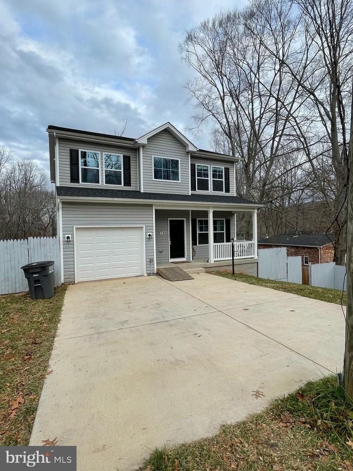 7808 Oak St - Photo 3 of 34
