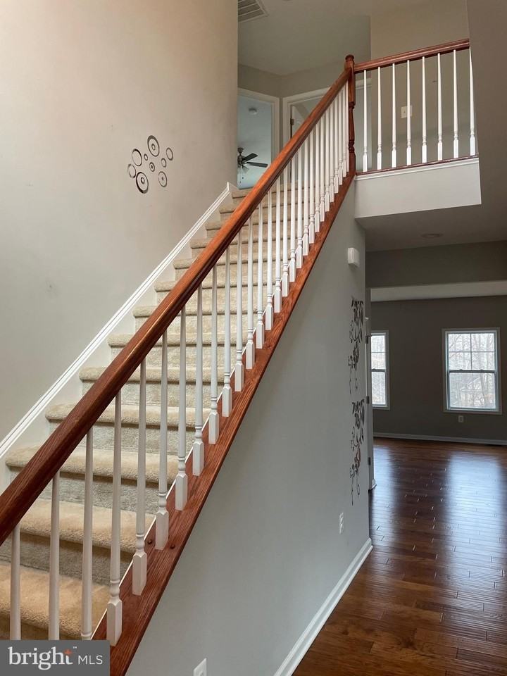 7808 Oak St - Photo 5 of 34