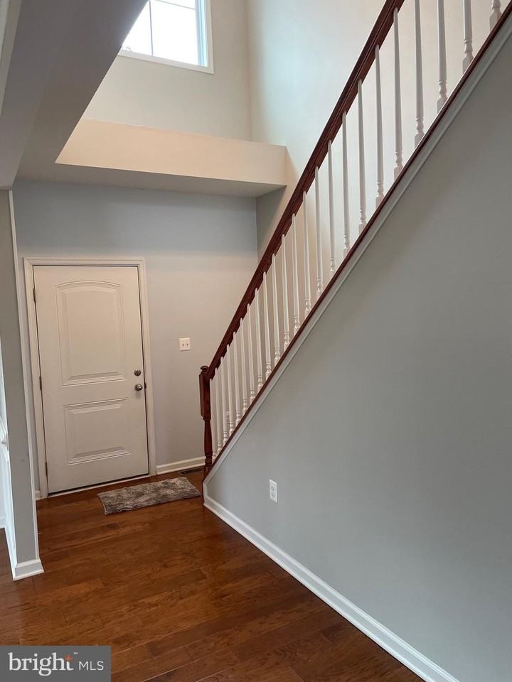 7808 Oak St - Photo 6 of 34