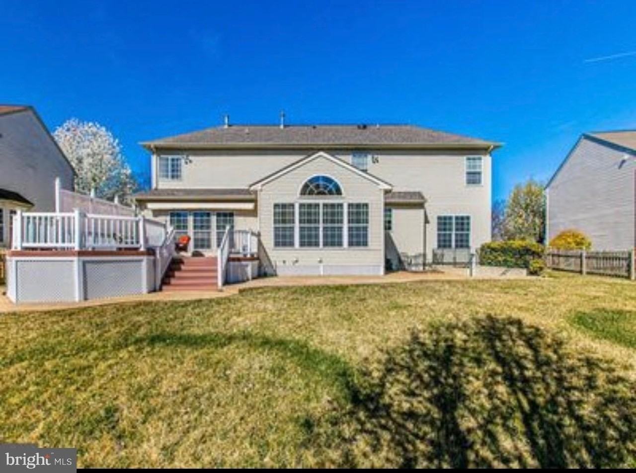 118 Hunton Dr - Photo 2 of 11