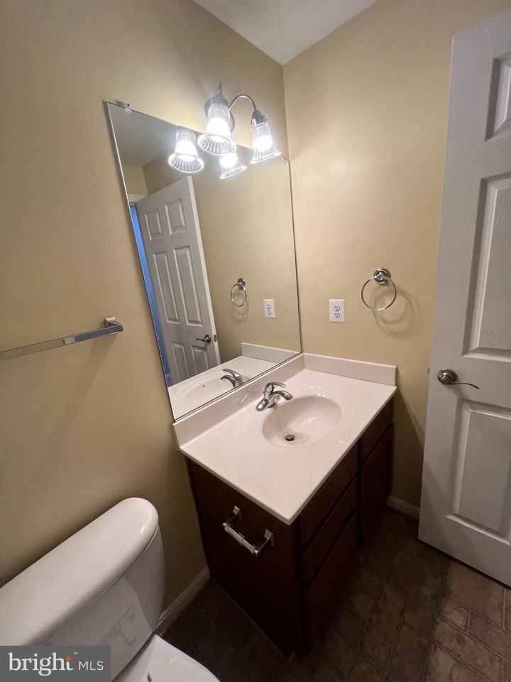 118 Hunton Dr - Photo 3 of 11
