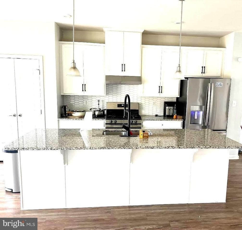 514 Landing Dr - Photo 6 of 19