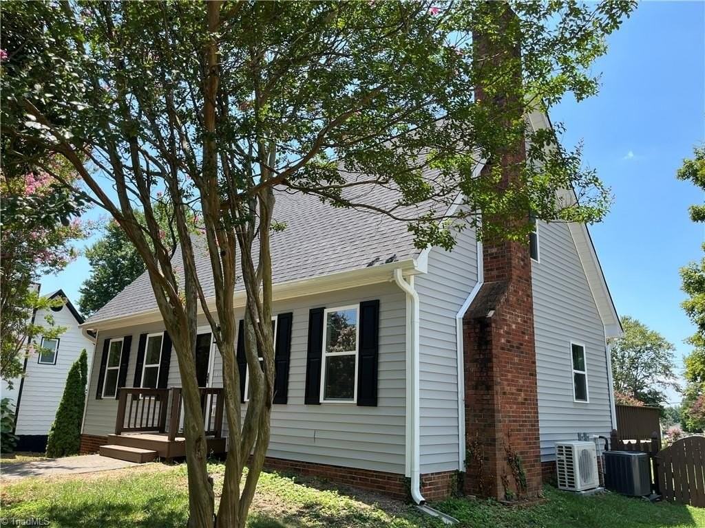 1775 Ralee Dr - Photo 3 of 50