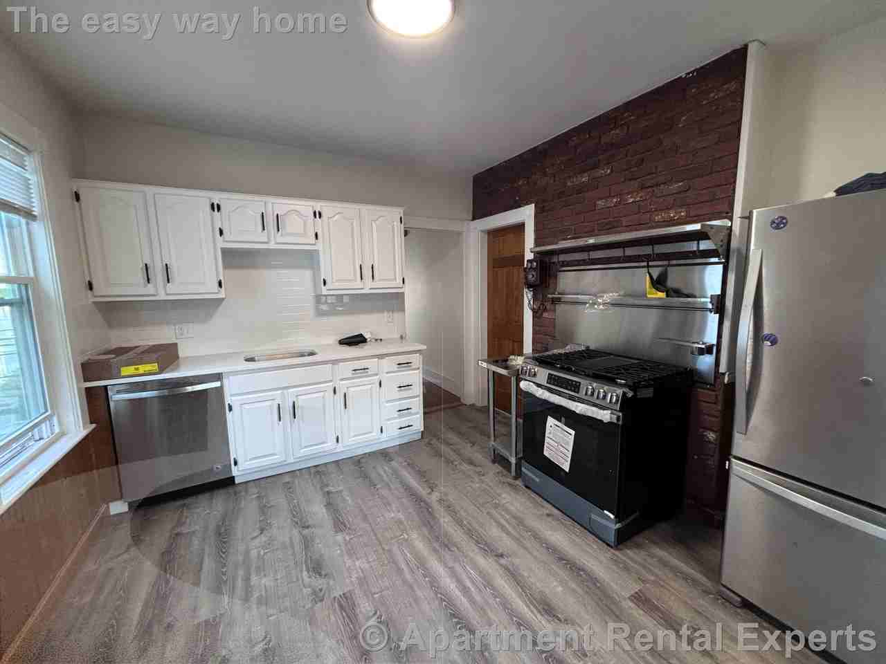 16 Edward T Sullivan Rd - Photo 4 of 20