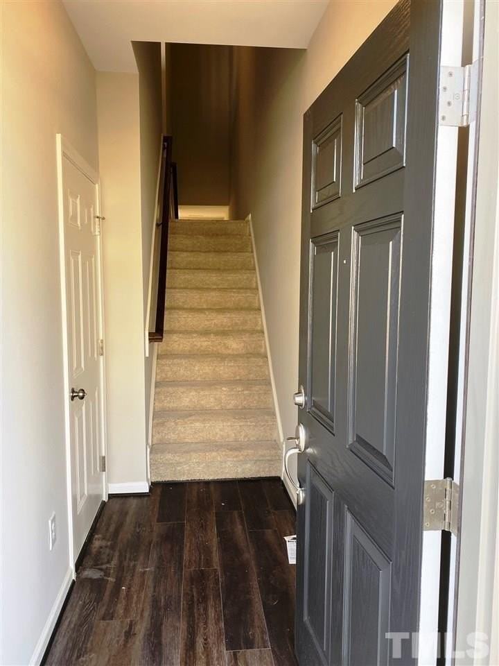 1013 Larabee Ln - Photo 3 of 19