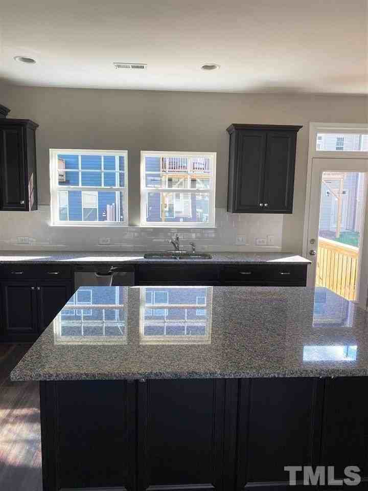 1013 Larabee Ln - Photo 7 of 19