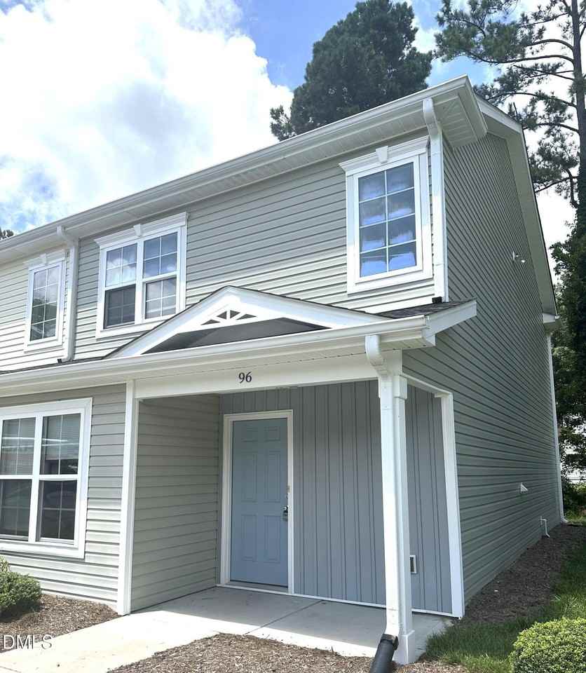 96 Brickyard Ln