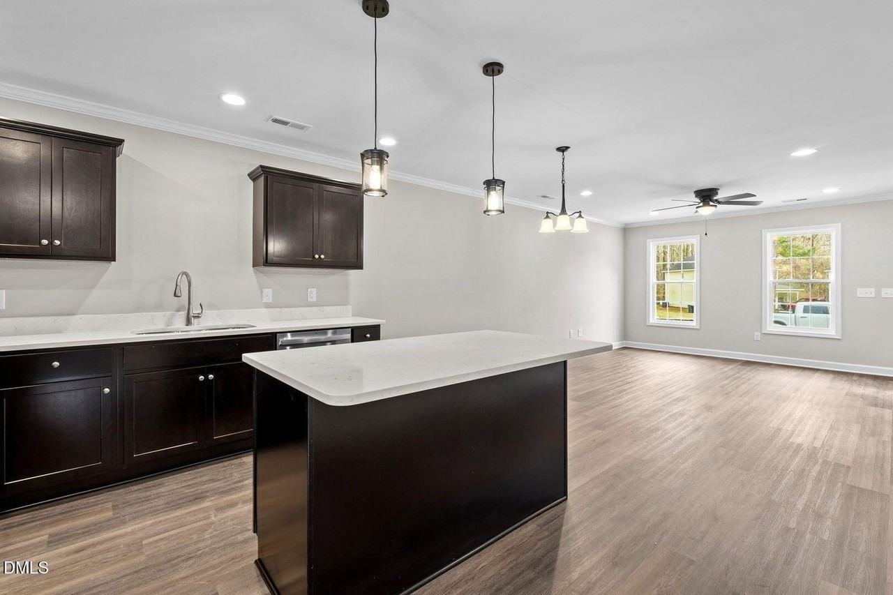 122 Laura Ln #A - Photo 6 of 19