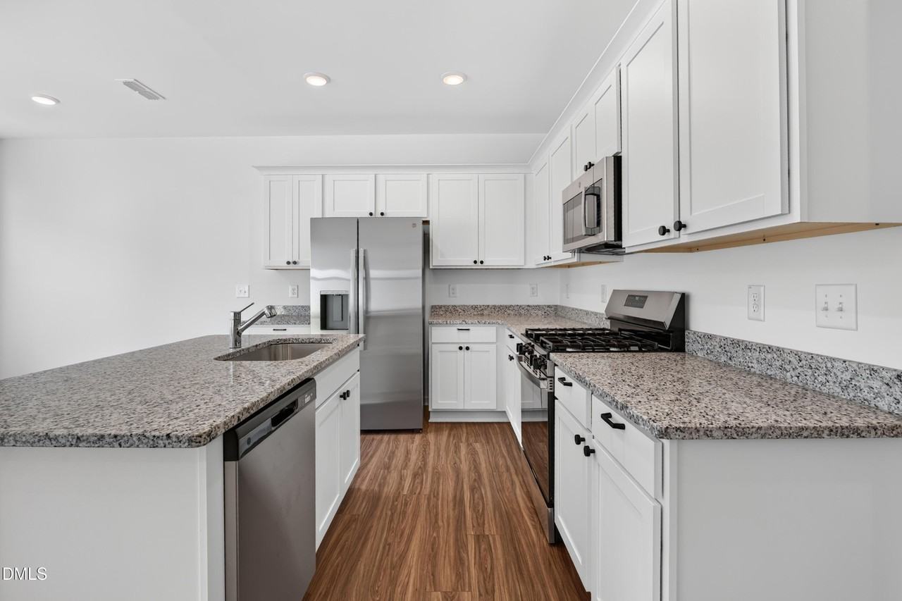 200 Flagstone Way #67 - Photo 5 of 31