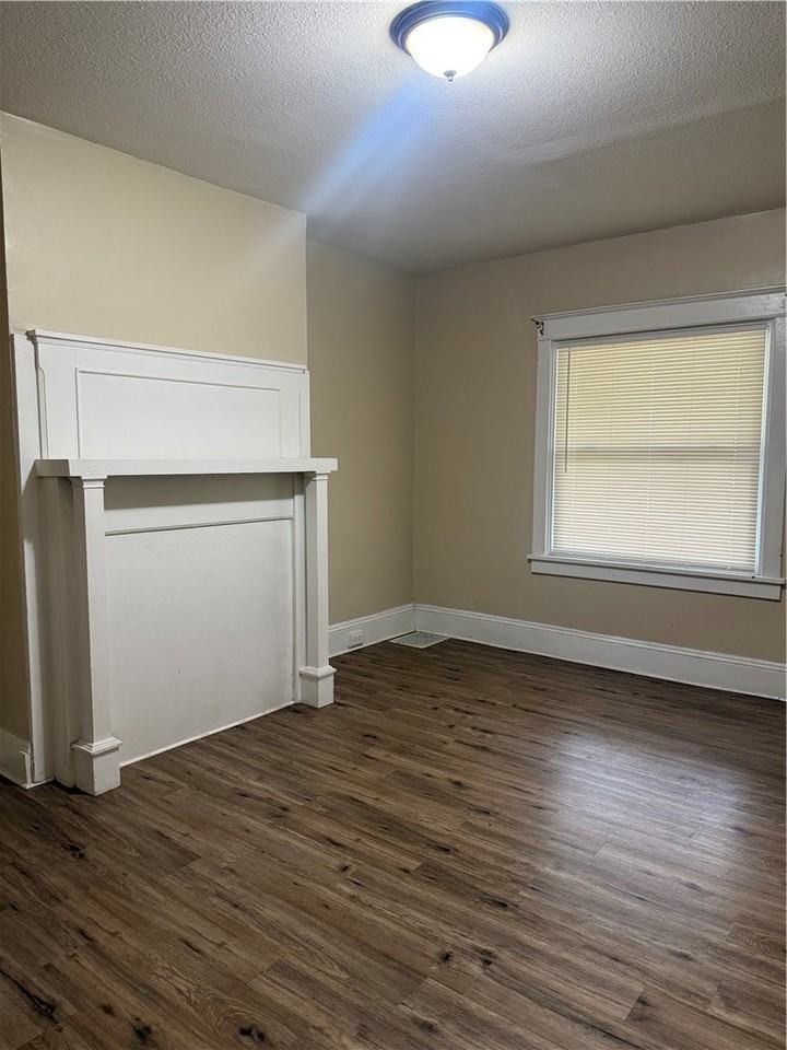 6521 Dean St - Photo 3 of 17