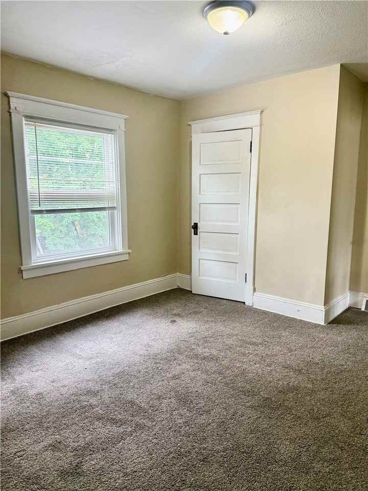 6521 Dean St - Photo 7 of 17