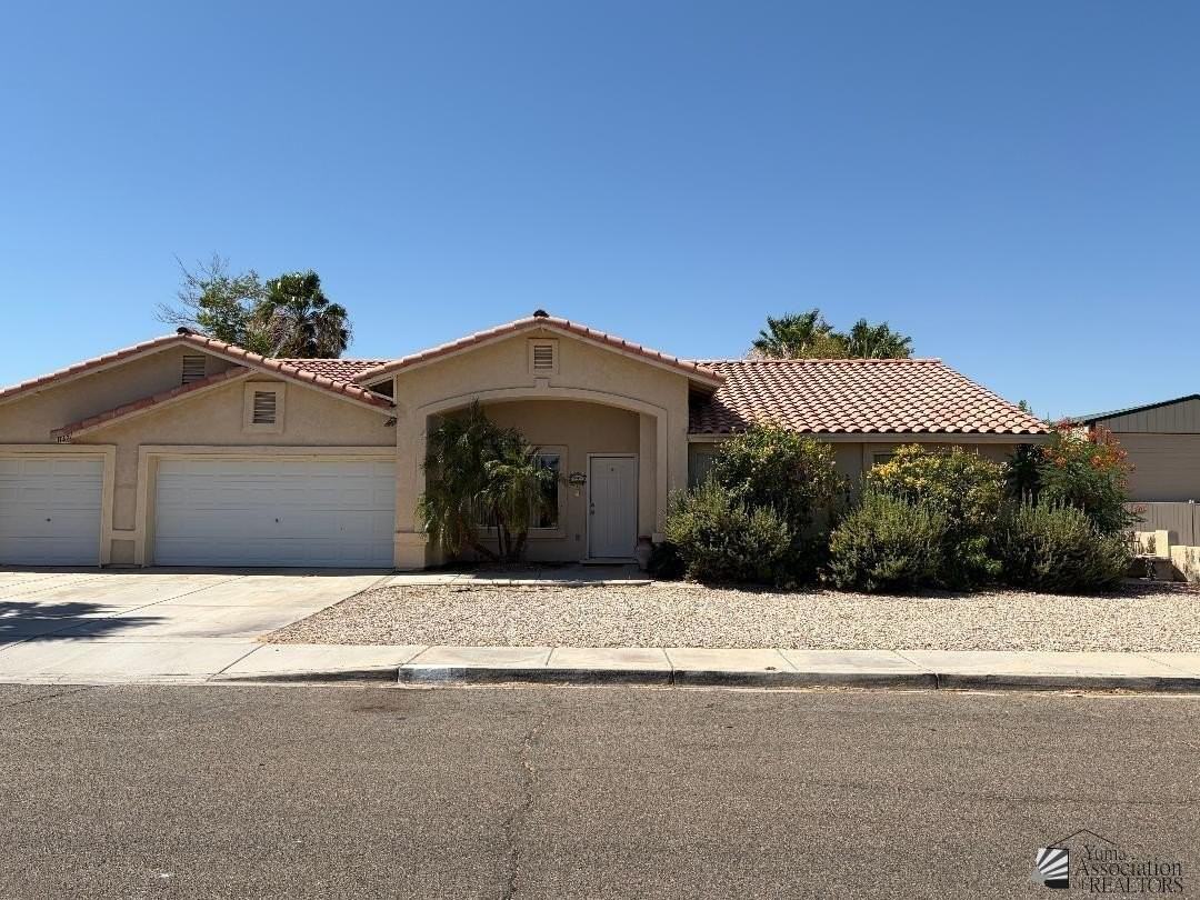11251 E 27th Pl - Photo 2 of 16