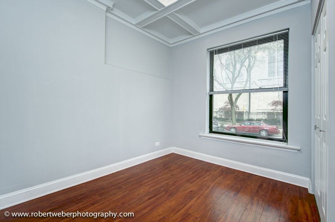 1209 W Catalpa Ave #1 - Photo 3 of 11