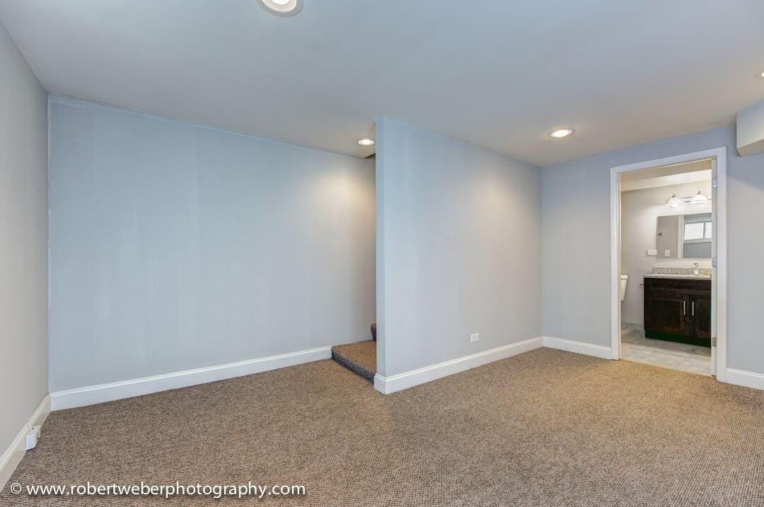 1209 W Catalpa Ave #1 - Photo 5 of 11