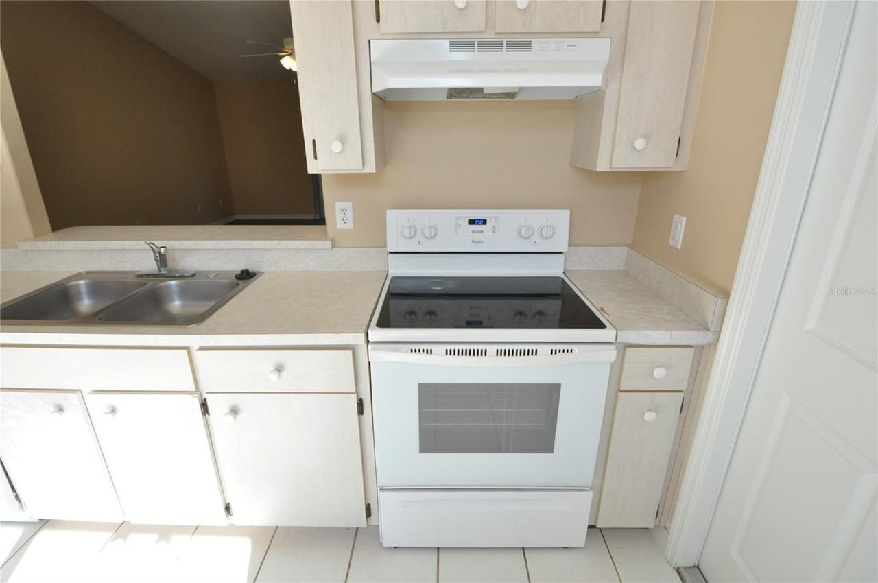23 Primrose Ln - Photo 5 of 32