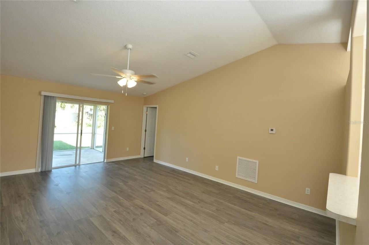 23 Primrose Ln - Photo 7 of 32