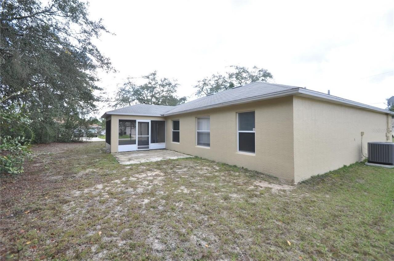 65 Rolling Fern Dr - Photo 2 of 33