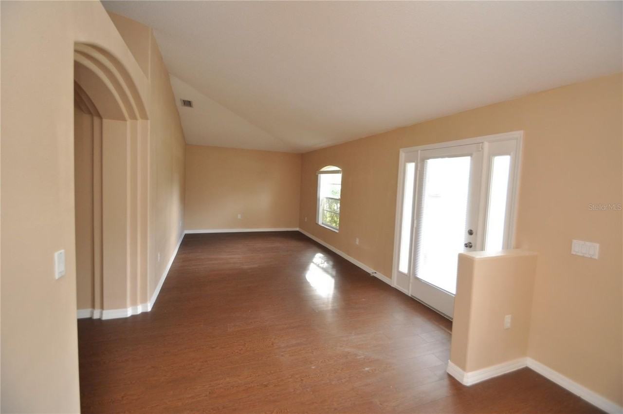 65 Rolling Fern Dr - Photo 3 of 33