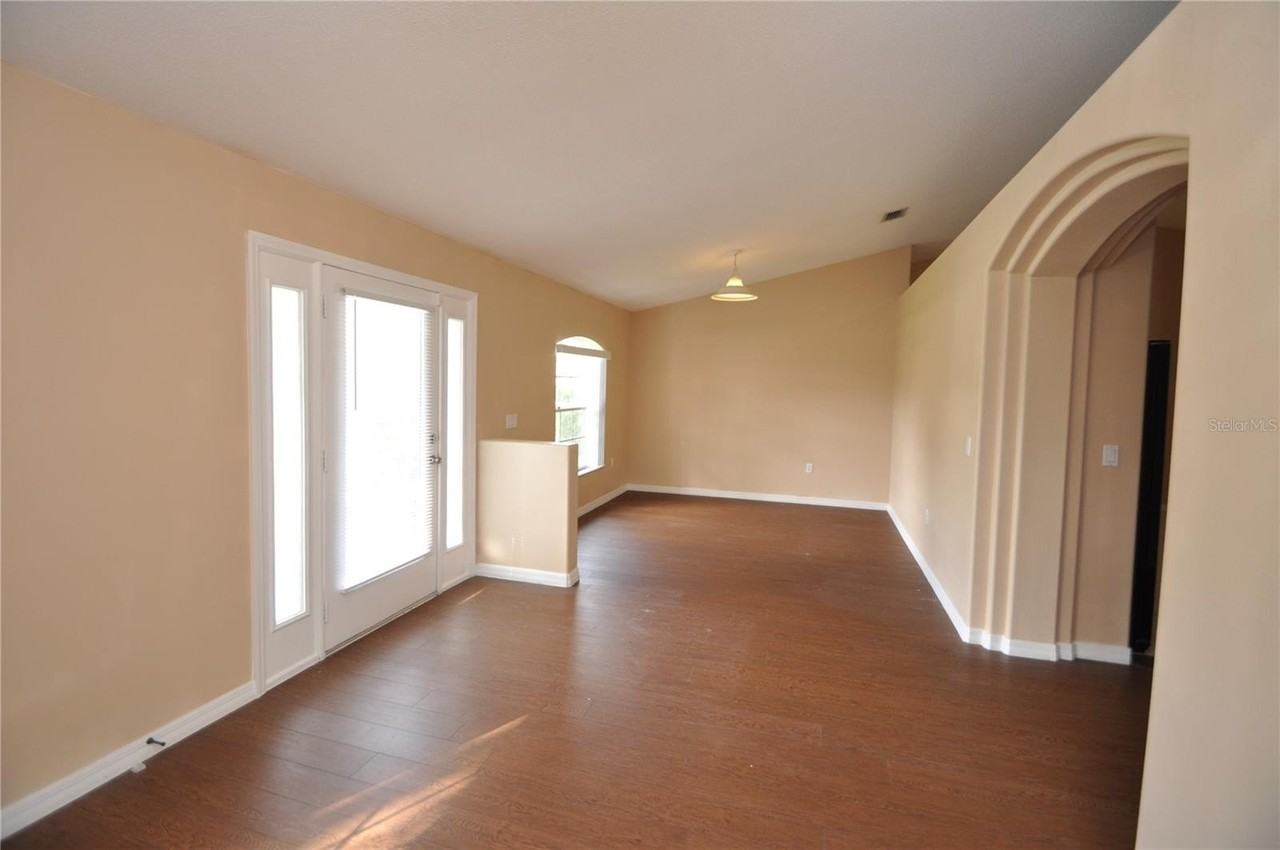 65 Rolling Fern Dr - Photo 5 of 33