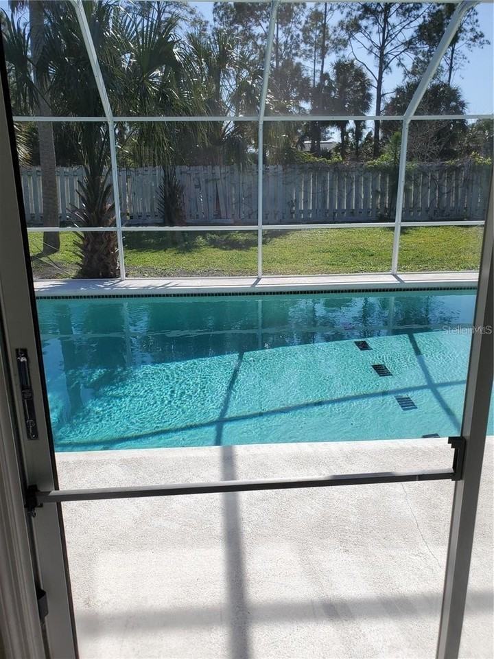 1 Wheatfield Dr - Photo 3 of 10