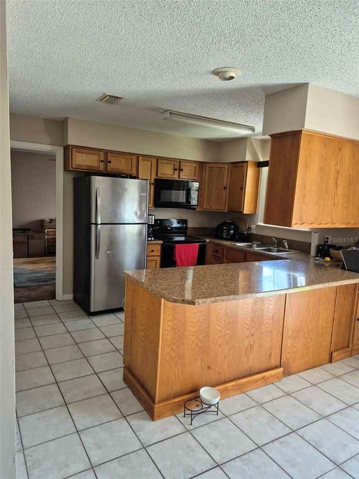 1 Wheatfield Dr - Photo 5 of 10