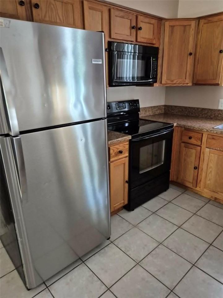 1 Wheatfield Dr - Photo 6 of 10