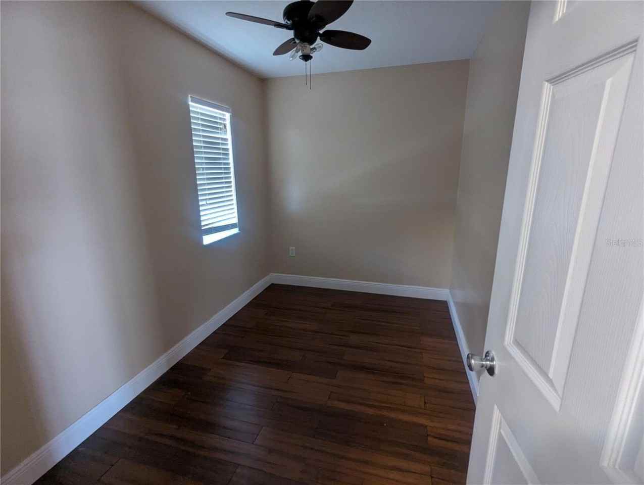 1628 Strathmore Cir - Photo 3 of 37