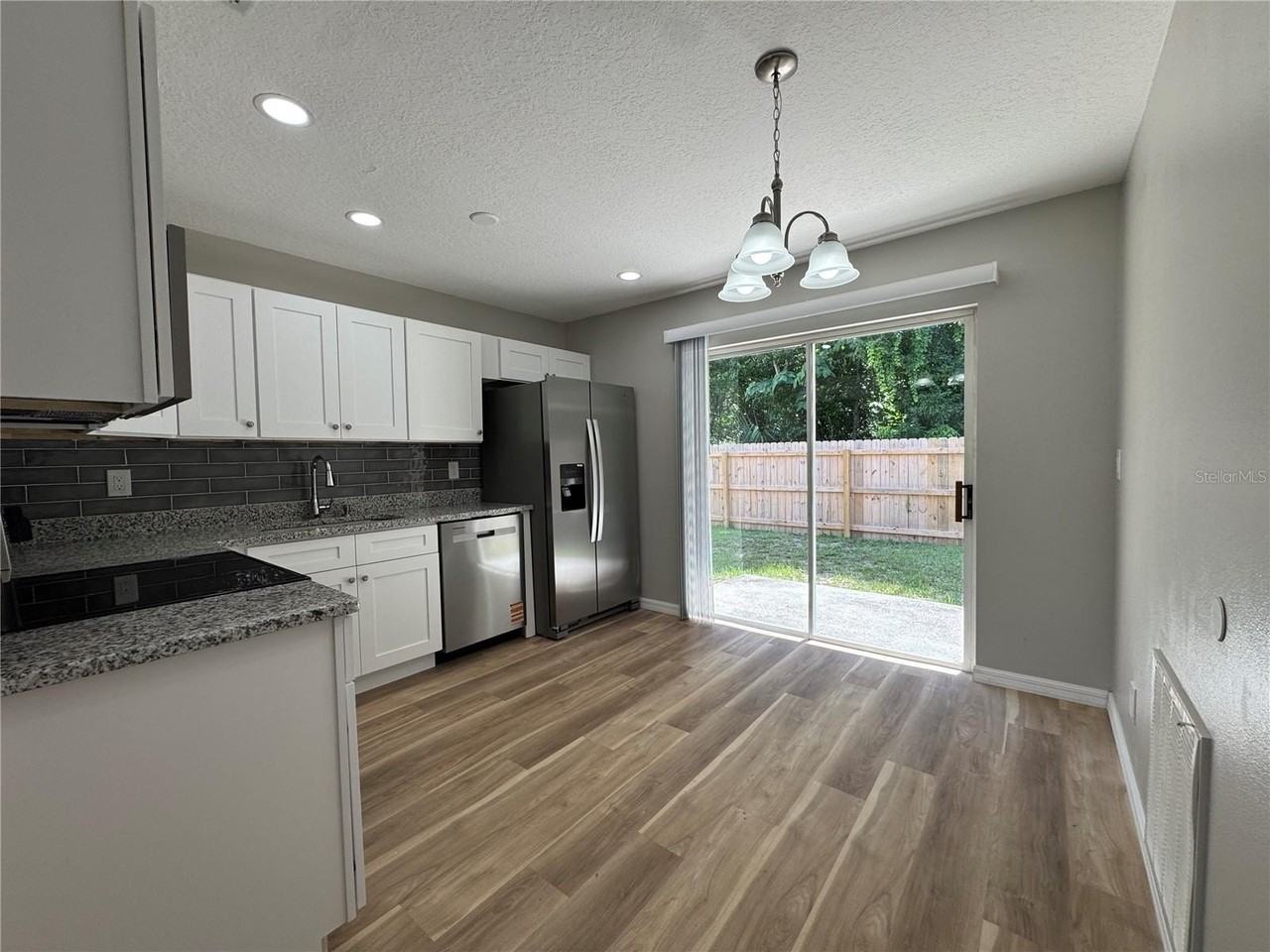 1151 W Minneola Ave - Photo 5 of 15