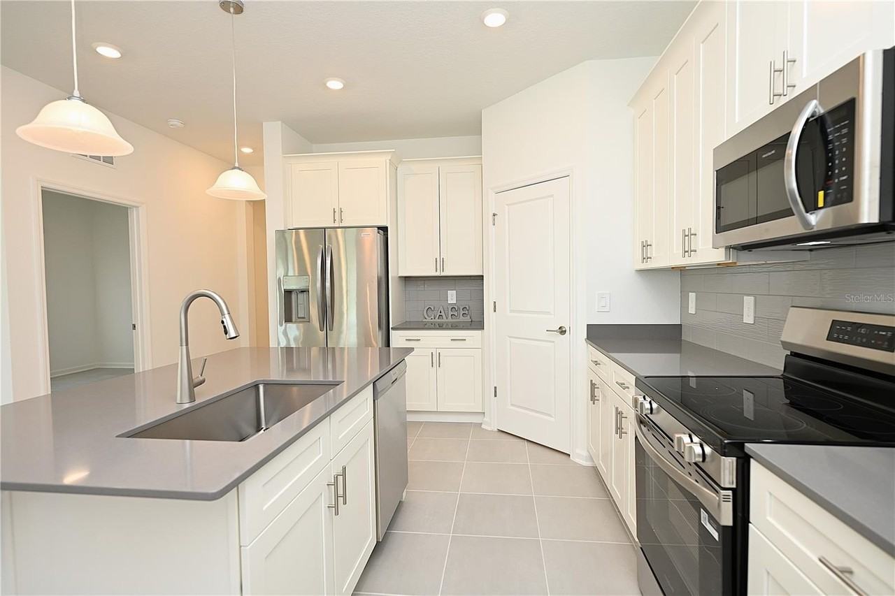 4251 Curacao Pl - Photo 4 of 37