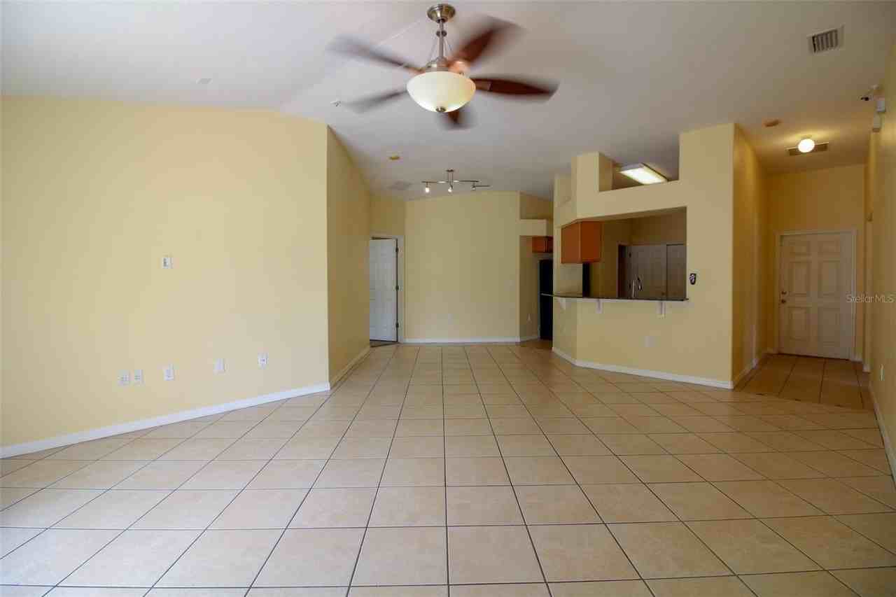 1702 Holton Rd - Photo 4 of 25