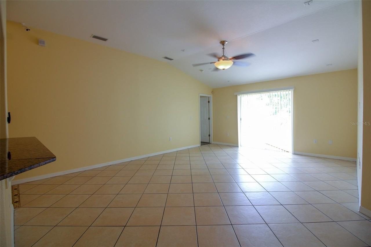 1702 Holton Rd - Photo 7 of 25