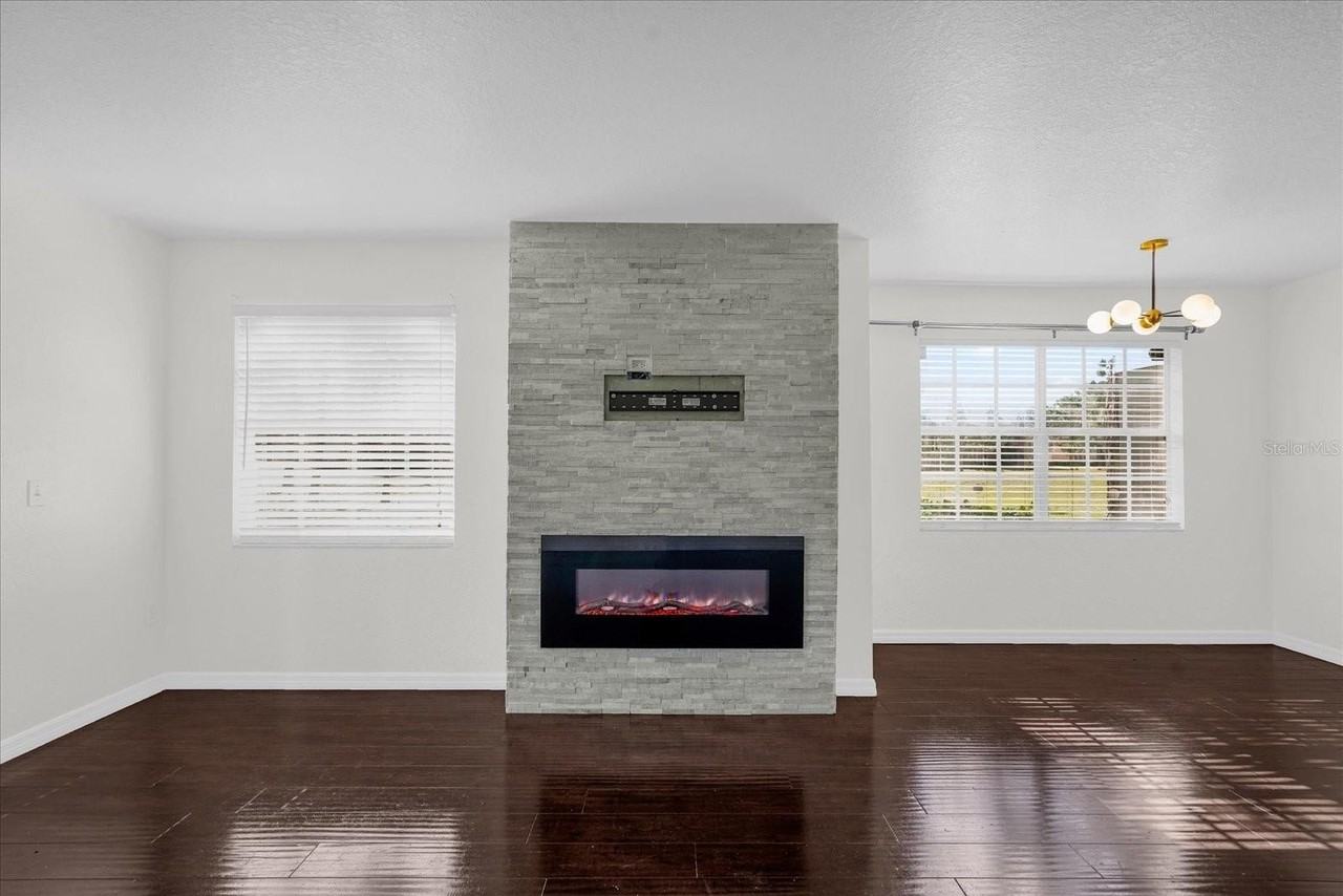 13953 Fairway Island Dr #618 - Photo 3 of 32
