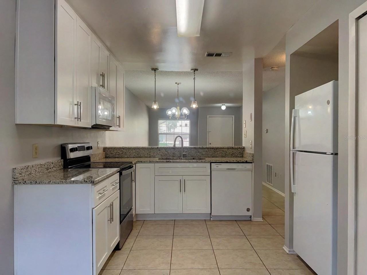 1421 Sophie Blvd - Photo 5 of 16
