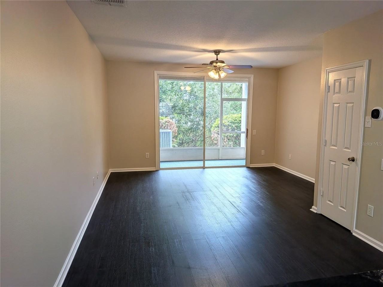 902 Vineland Pl - Photo 5 of 20
