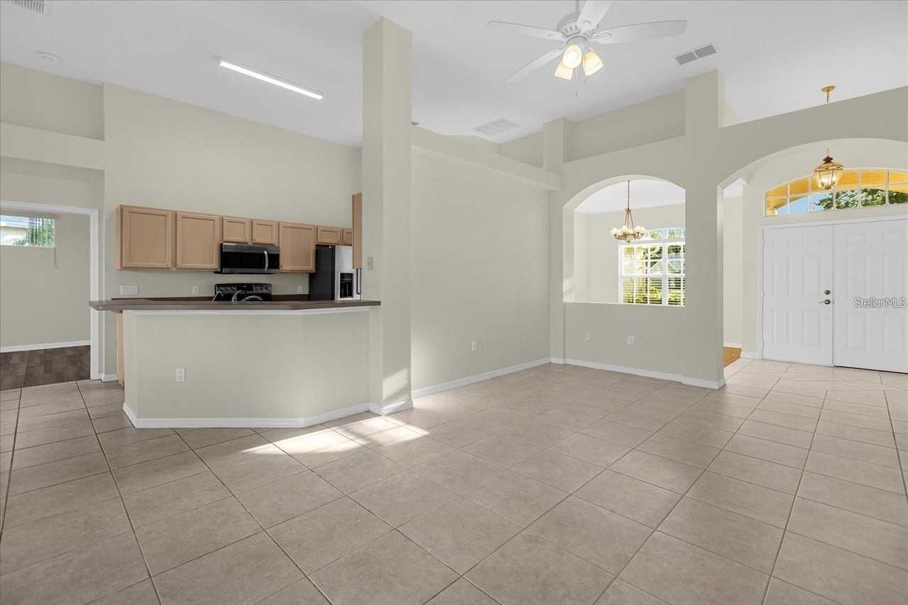 13131 Luxbury Loop - Photo 4 of 35
