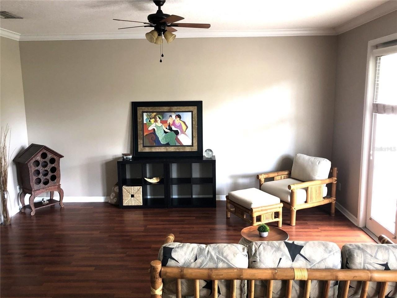 656 Pinebranch Cir - Photo 3 of 29