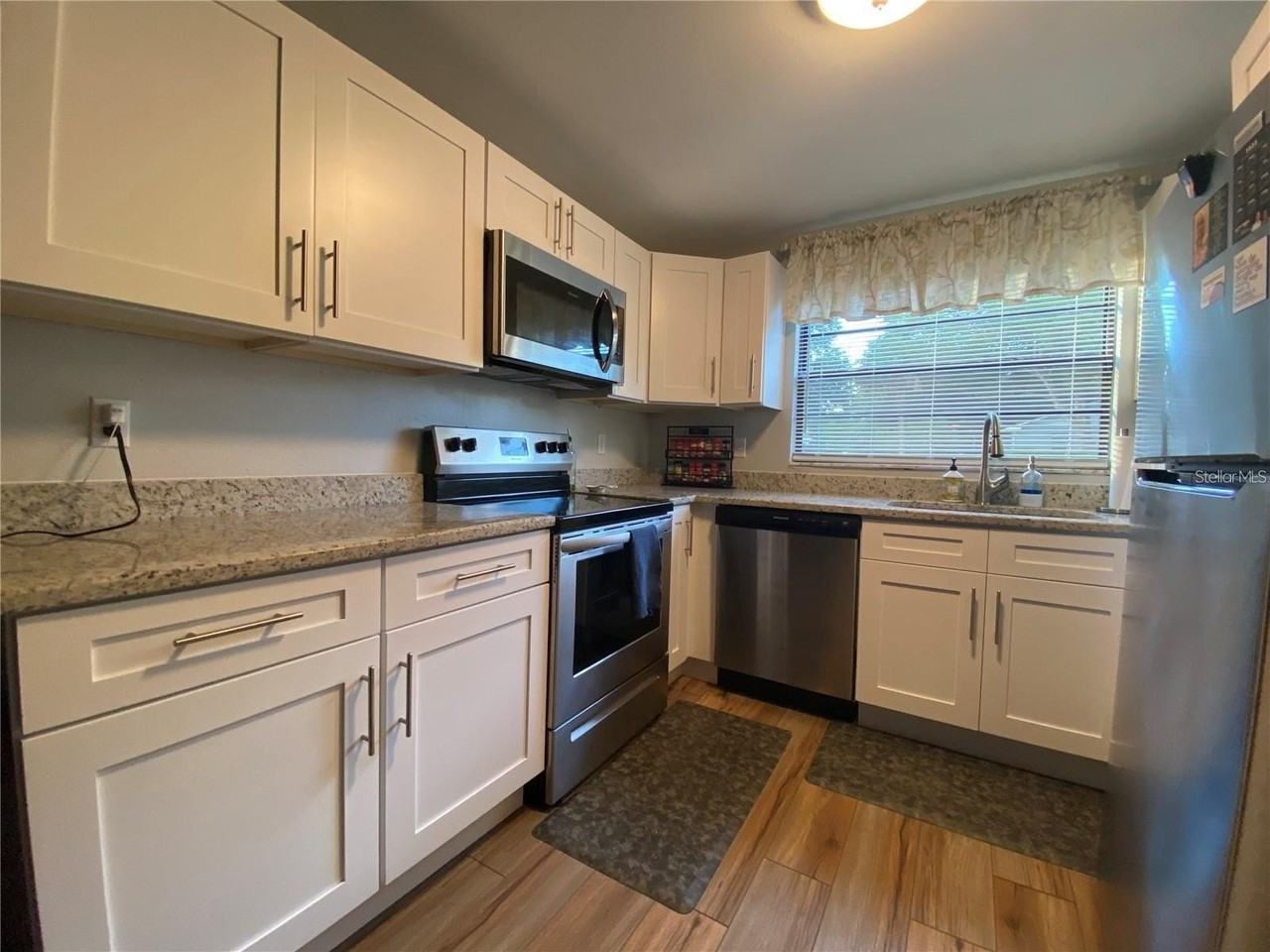 255 W Osceola St - Photo 2 of 17