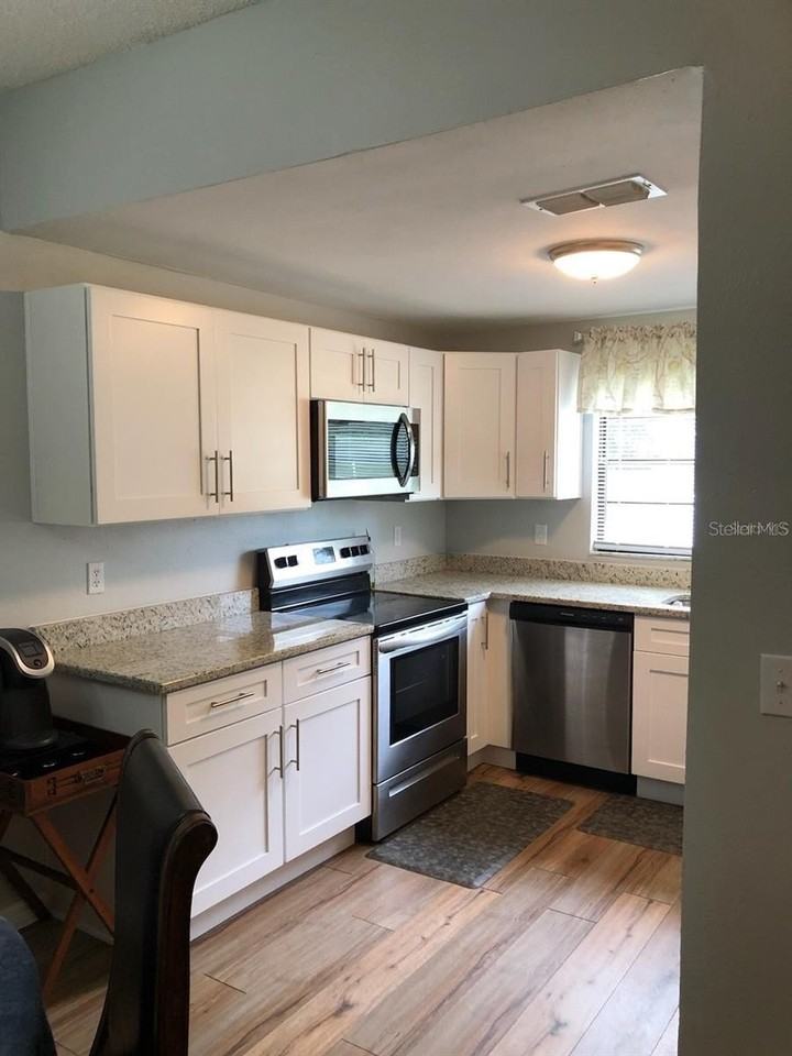 255 W Osceola St - Photo 7 of 17