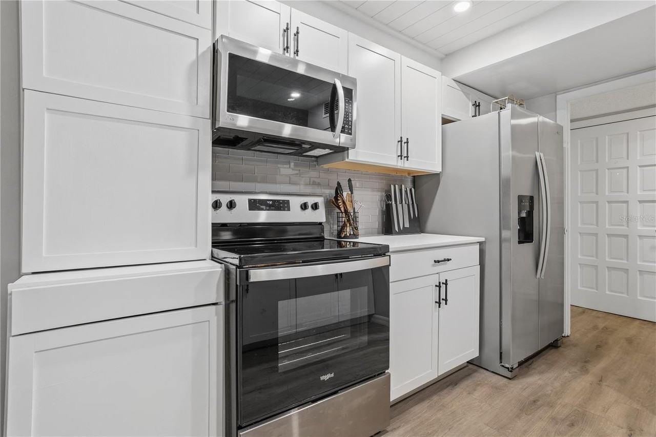 1154 Paseo Del Sol #B - Photo 7 of 18