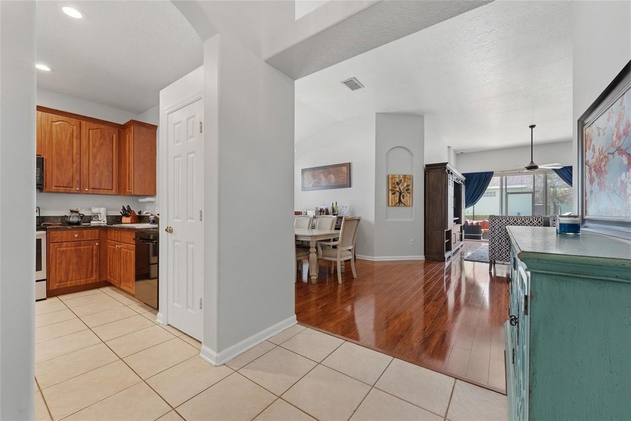 3180 Stonehurst Cir - Photo 3 of 22