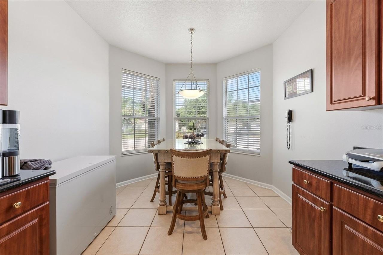 3180 Stonehurst Cir - Photo 6 of 22