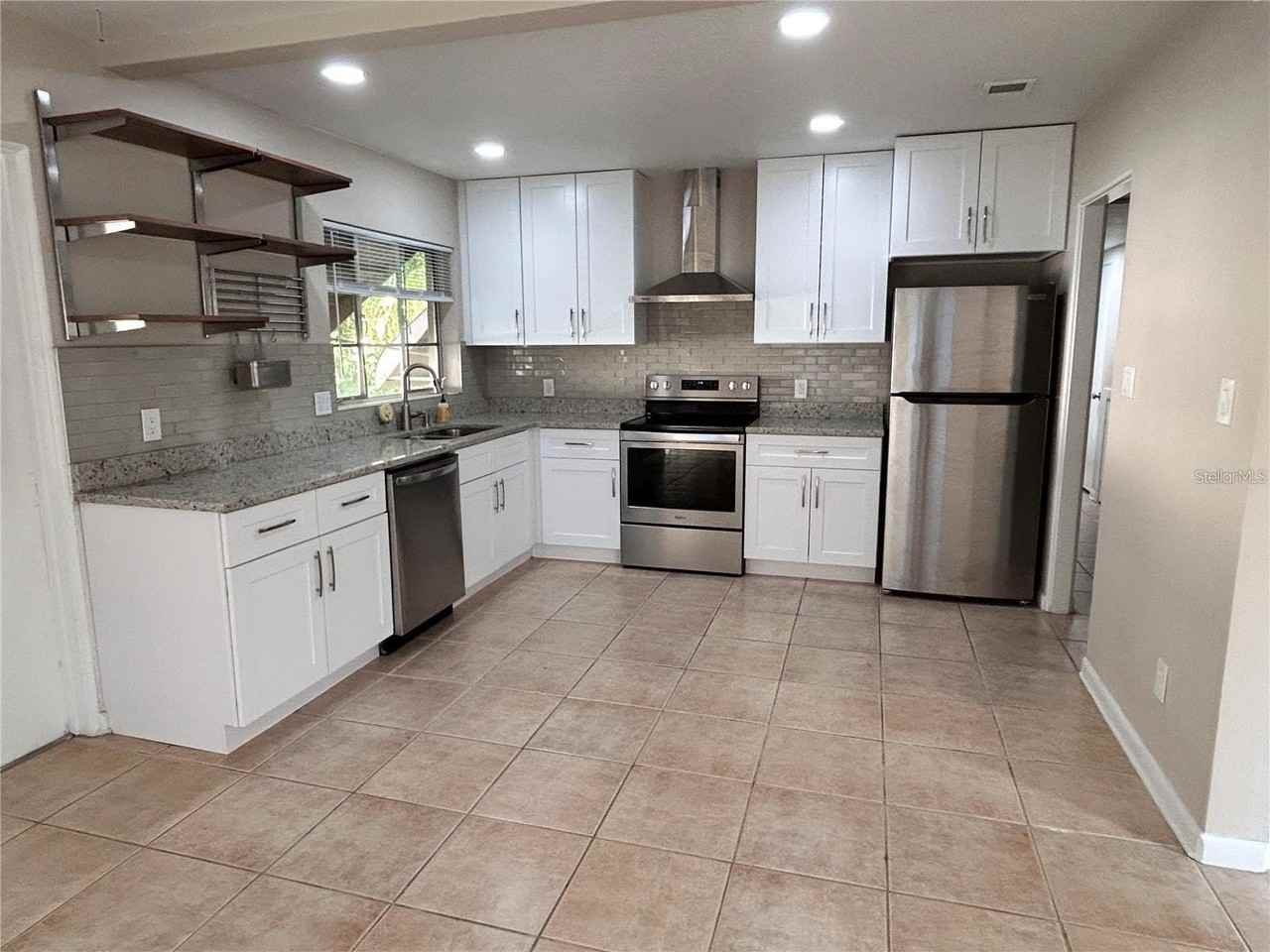 641 S Lakemont Ave - Photo 4 of 16
