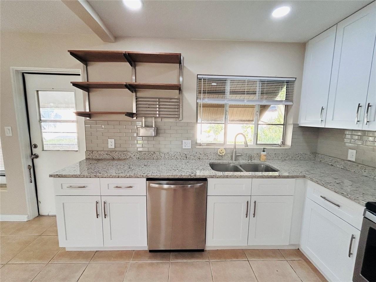 641 S Lakemont Ave - Photo 5 of 16