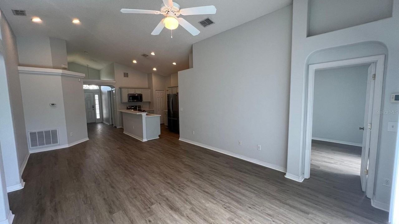 16628 Palm Spring Dr - Photo 5 of 31