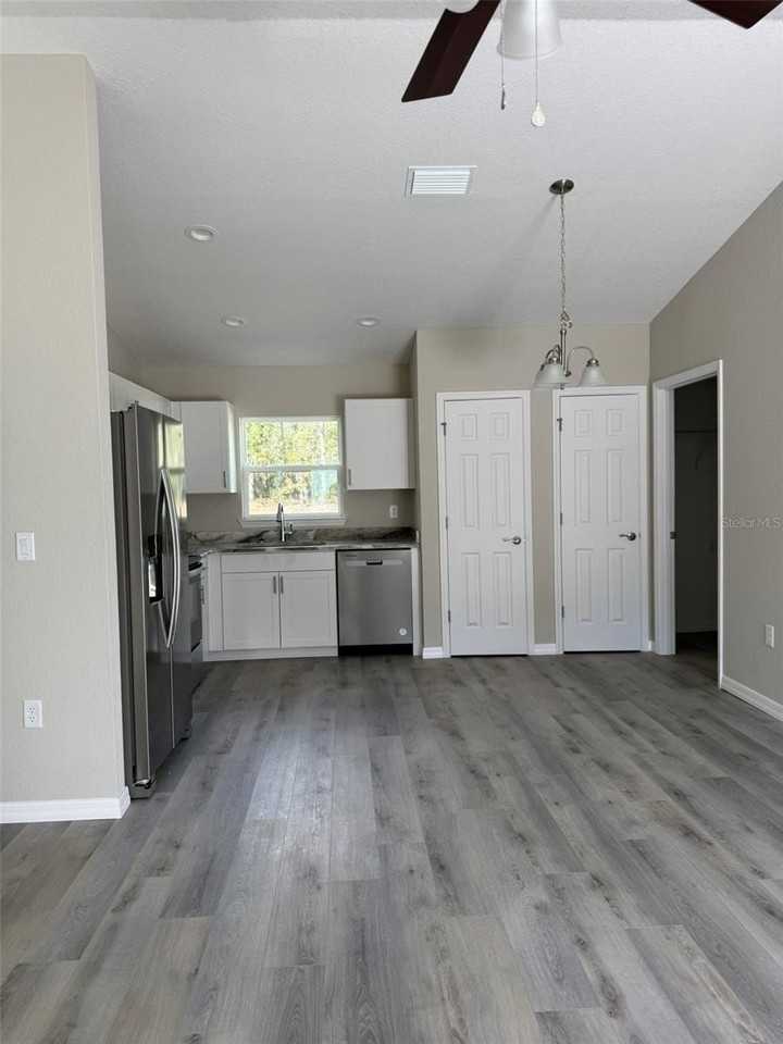 9539 N Travis Dr #B - Photo 3 of 11