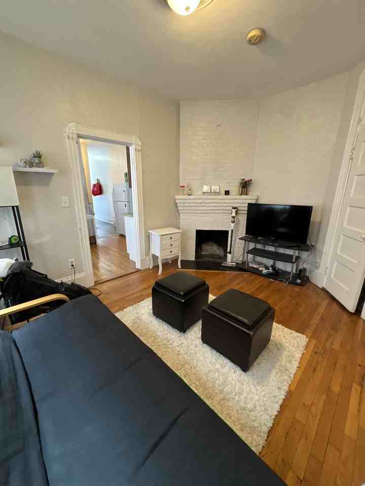 37 Anderson St #6 - Photo 2 of 10