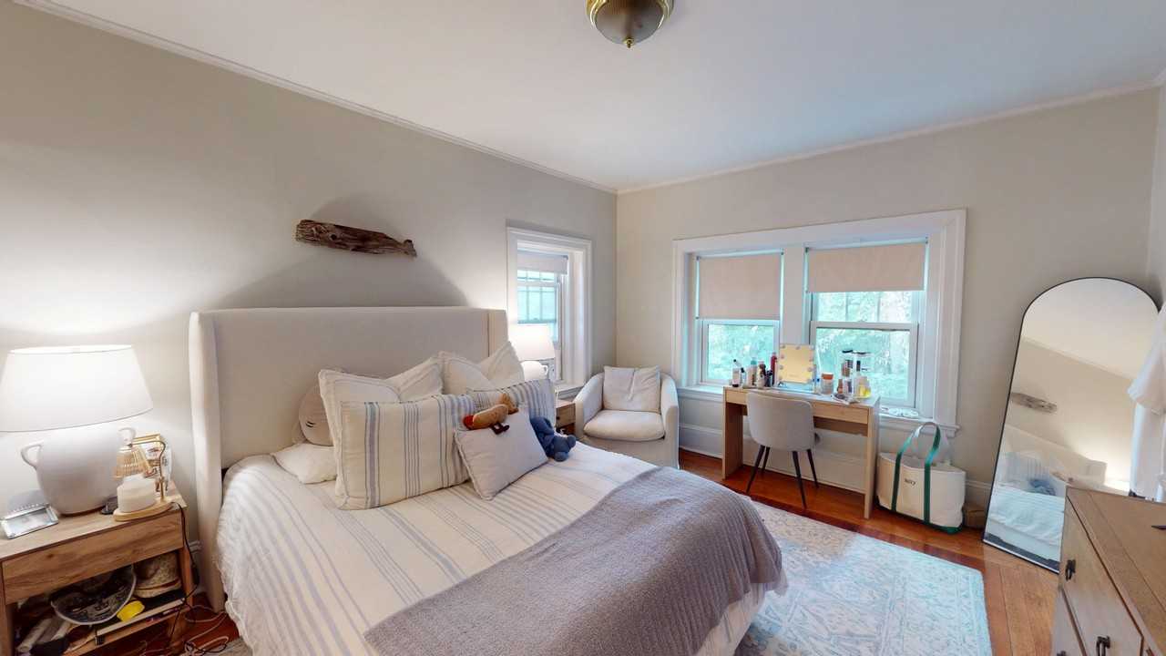 1216 Beacon St #5 - Photo 3 of 16