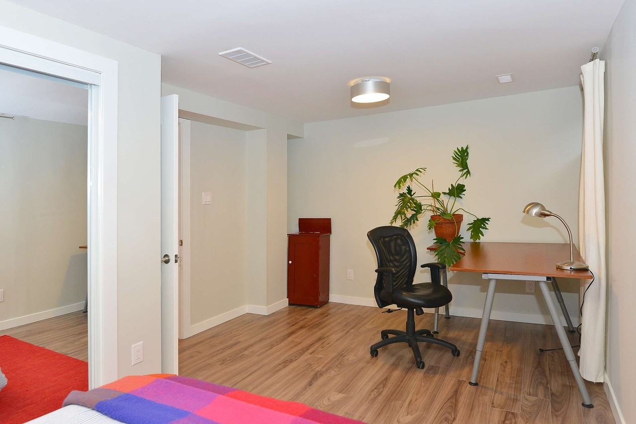 25 Santa Barbara Road, Toronto, Ontario, Canada, M2N 2C8 - Photo 3 of 7